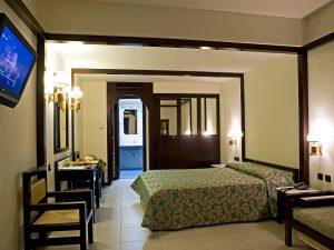 55311275cca2fd140c98799a large