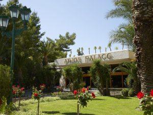 57a1d9e7cca2fde36c3e180d large