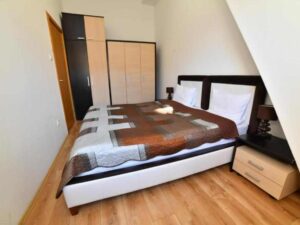 Apart and Spa Zoned 9